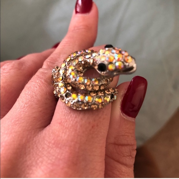 SET OF 4 GOLD RINGS - Picture 4 of 4